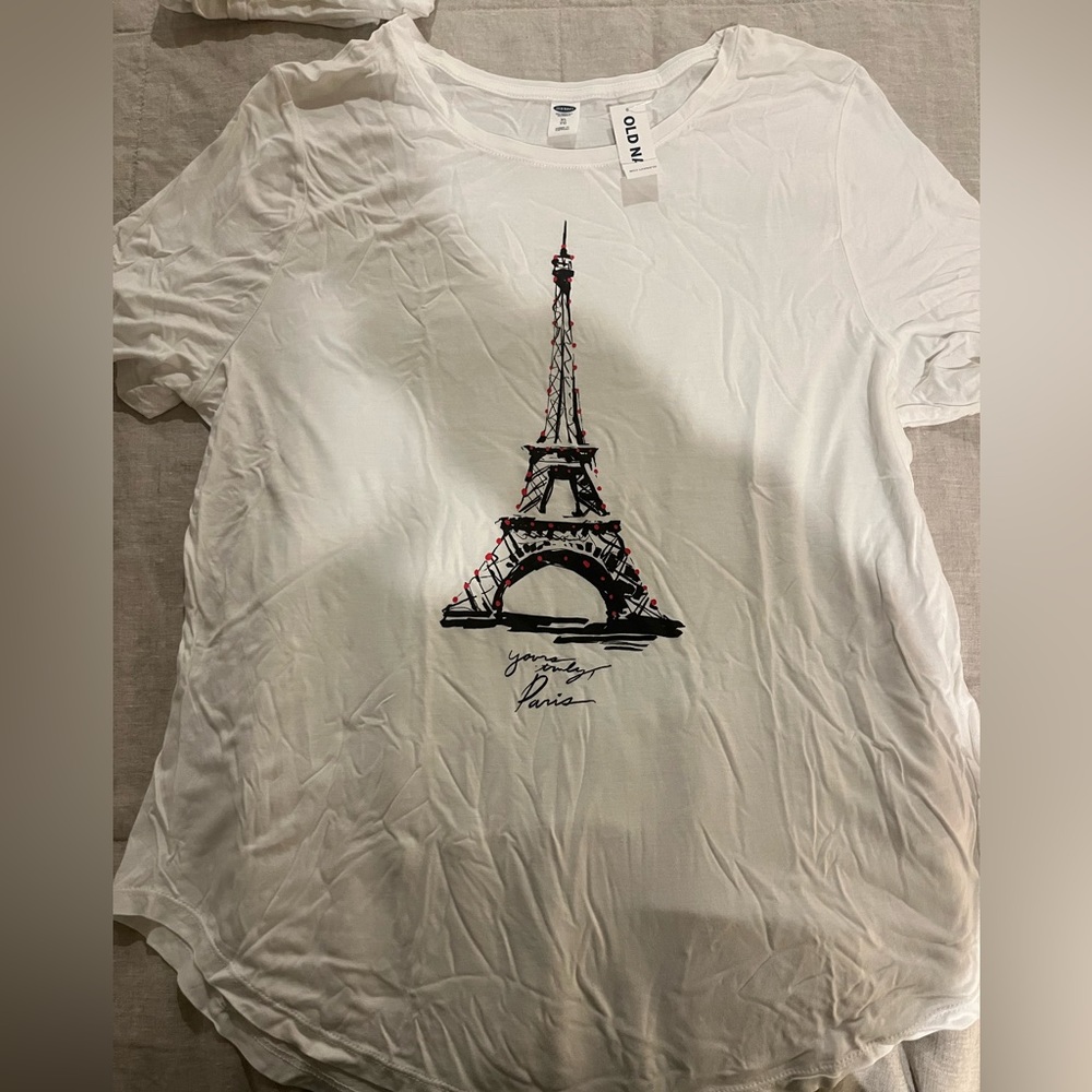 NWT Old Navy Paris Eiffel Tower Tee